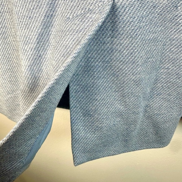 Talbots Blue Blazer with Notched Lapels and Tailored Silhouette size 6 petite - Picture 7 of 11